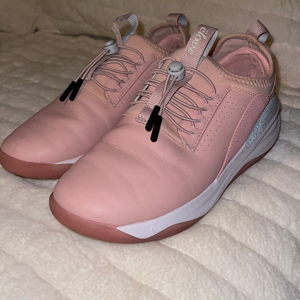 Cloves women’s sneakers